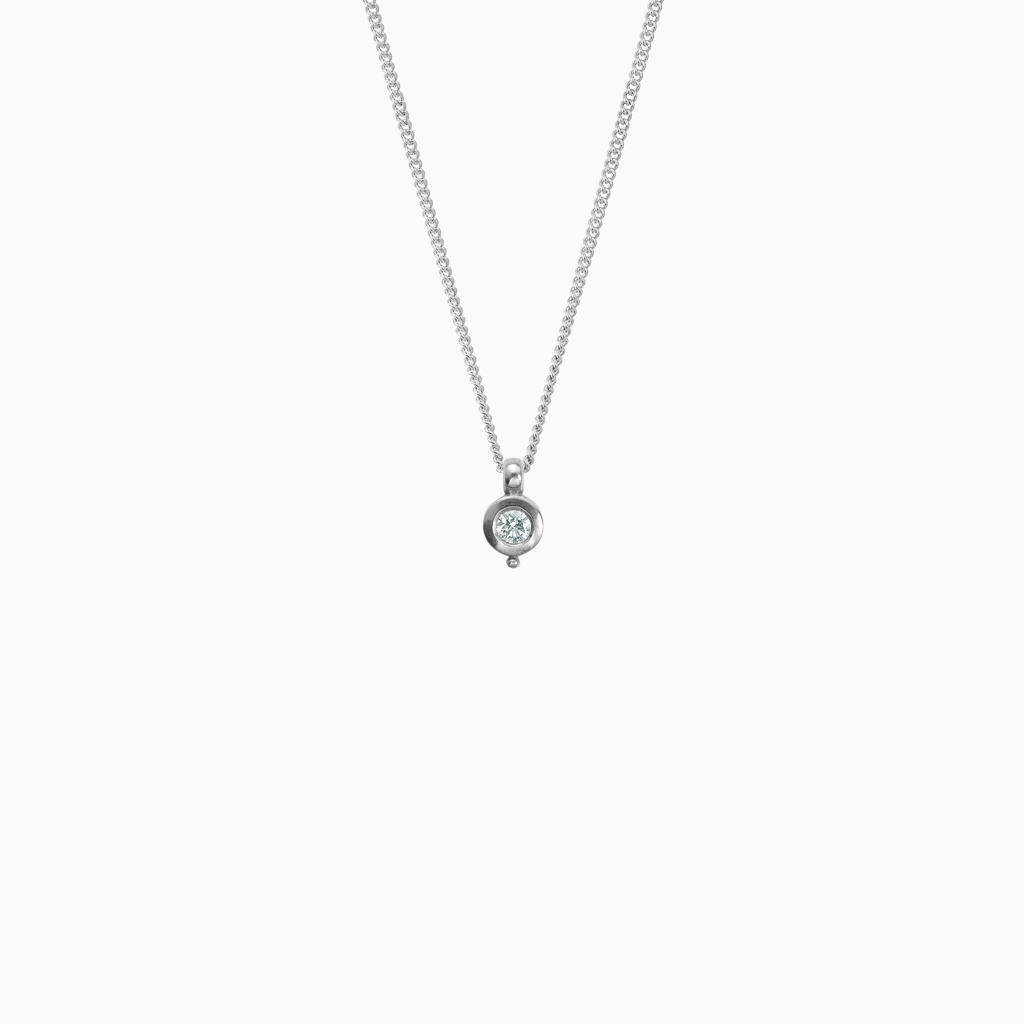 Small round diamond hot sale pendant necklace