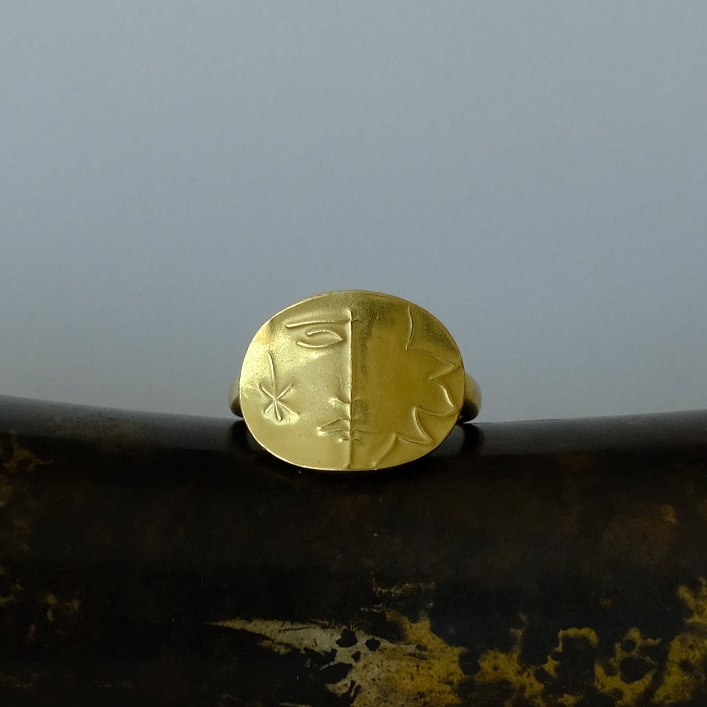 Sol y Luna men's ring. Sun
