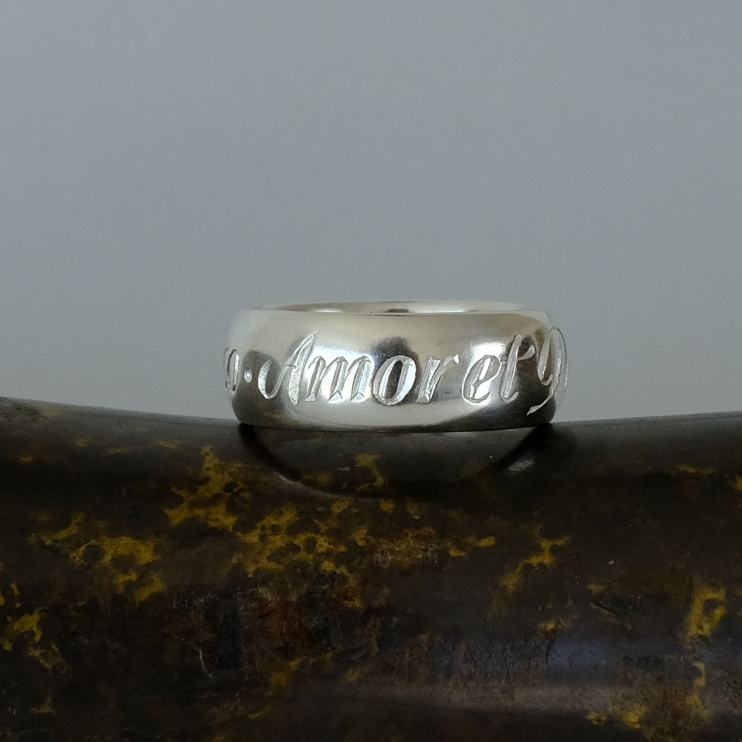 Amicus inscription ring